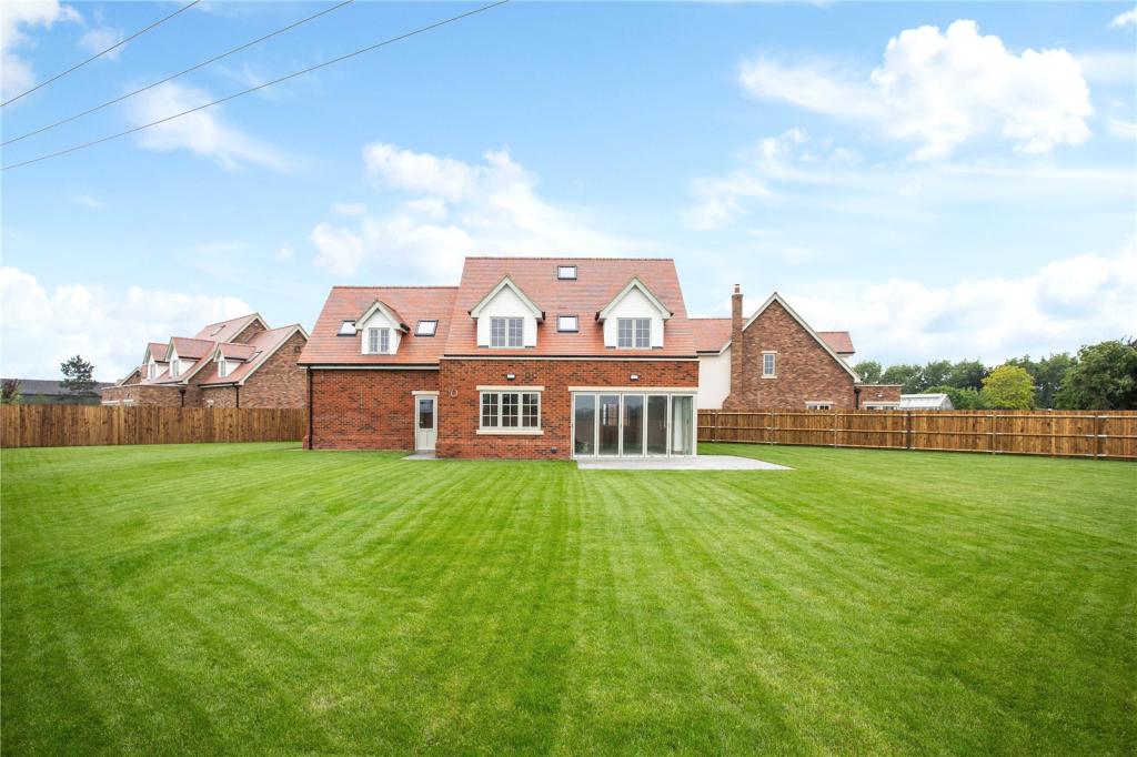 5 bedroom detached house for sale in Waltham Abbey, Essex, EN9