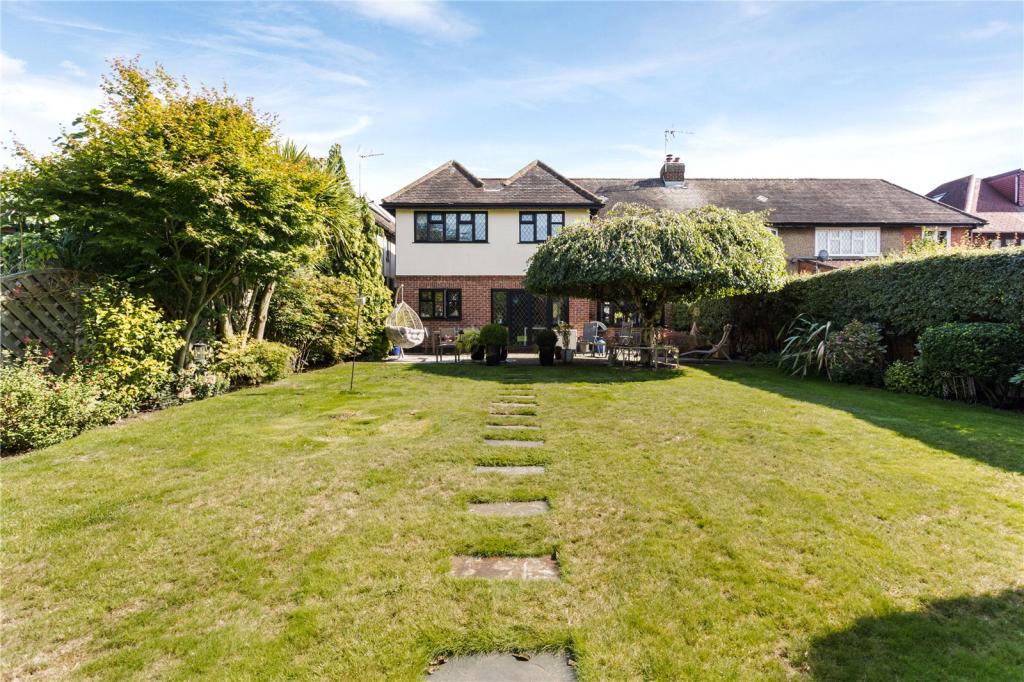 5 bedroom semidetached house for sale in Mount Pleasant Road, Chigwell