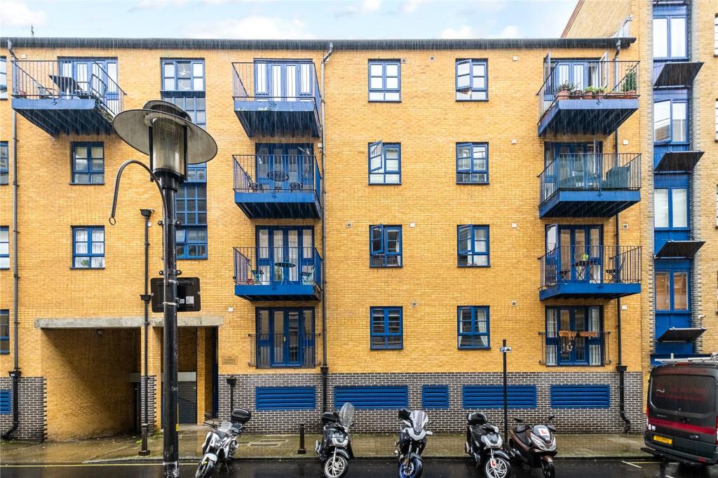 2 bedroom flat for sale in Thames Heights, 5254 Gainsford Street