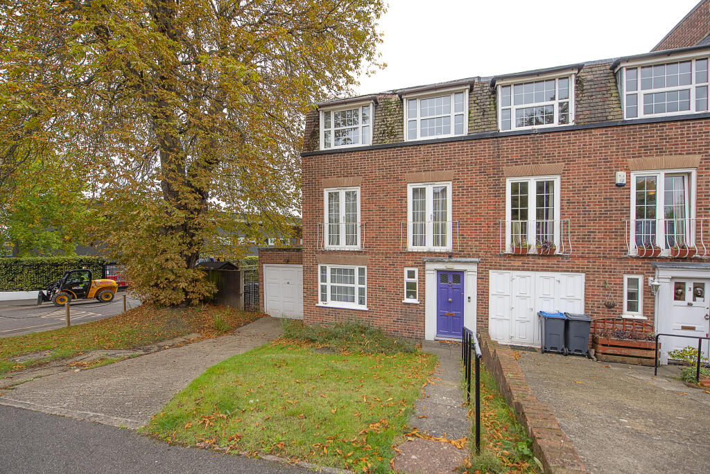 4 bedroom end of terrace house for sale in Newstead Way, London, SW19