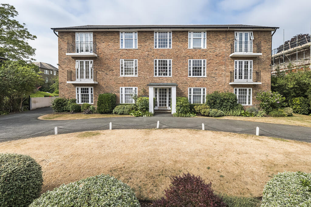 2 bedroom flat for sale in Clifton Road, LONDON, SW19