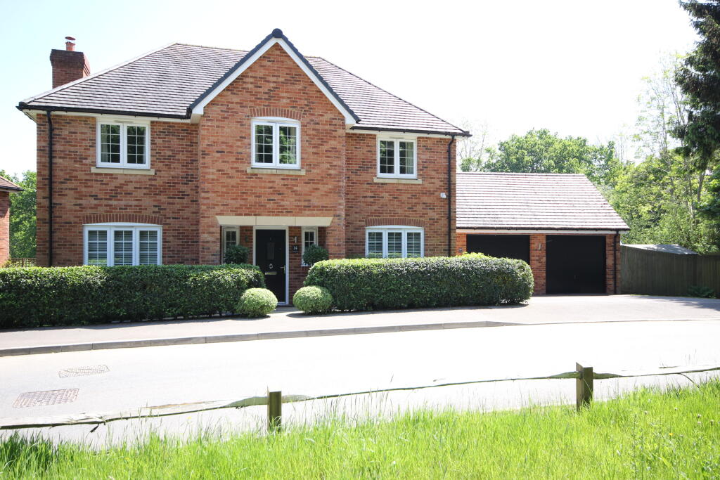 5 bedroom detached house for sale in Holland Drive, Medstead, GU34