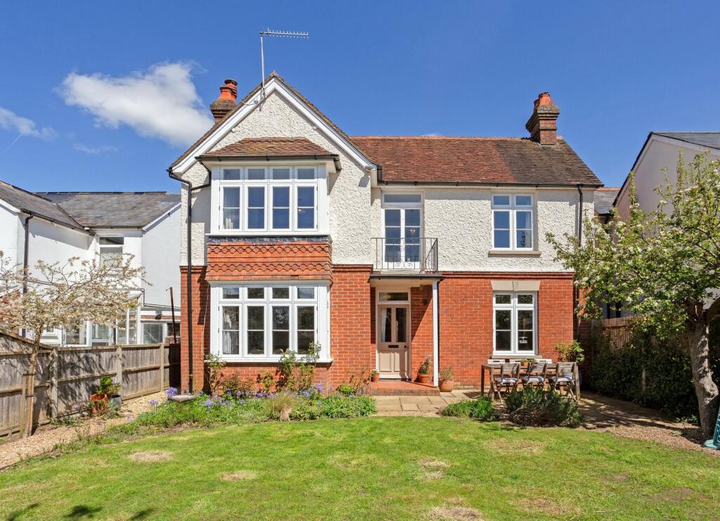 4 bedroom detached house for sale in Ackender Road, Alton, GU34