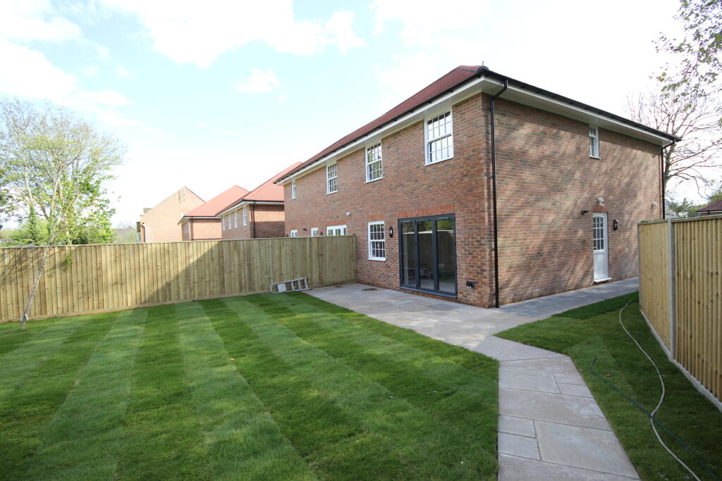 Main image of property: Duckett Grove, Alton, GU34