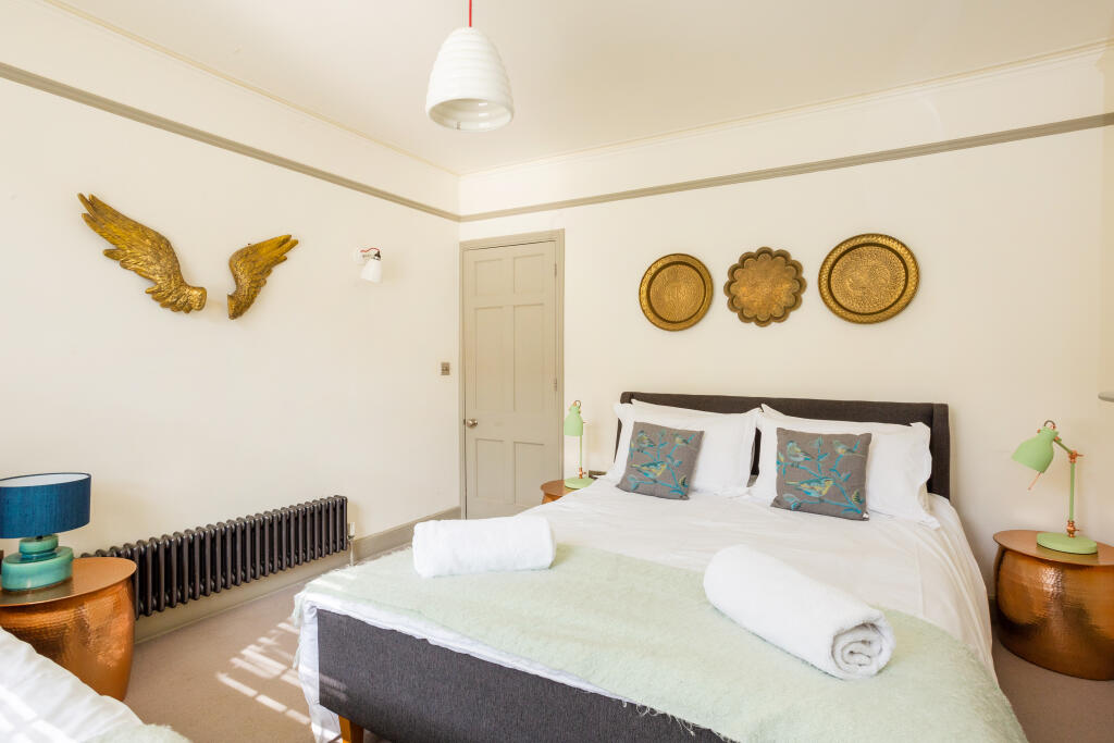Additional property image - Monmouth Street, BATH, BA1