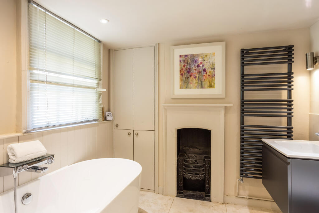 Additional property image - Monmouth Street, BATH, BA1