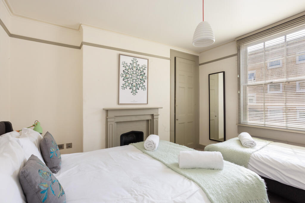 Additional property image - Monmouth Street, BATH, BA1