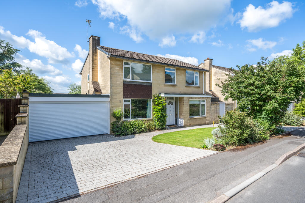 4 bedroom detached house for sale in Cranwells Park, Bath, BA1