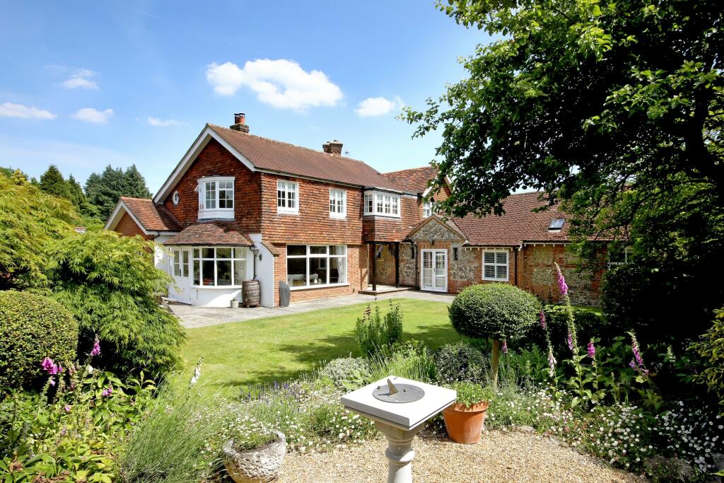 Main image of property: Chalfont Road, Seer Green, HP9