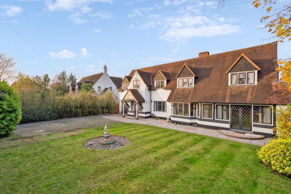 Main image of property: Elm Close, Farnham Common, SL2