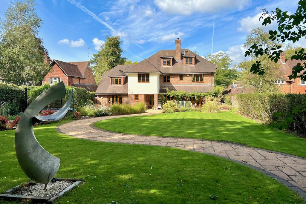 Main image of property: Chiltern Hills Road, Beaconsfield, HP9