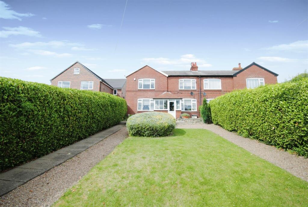 3 bedroom semidetached house for sale in Selby Road, Garforth, Leeds, LS25