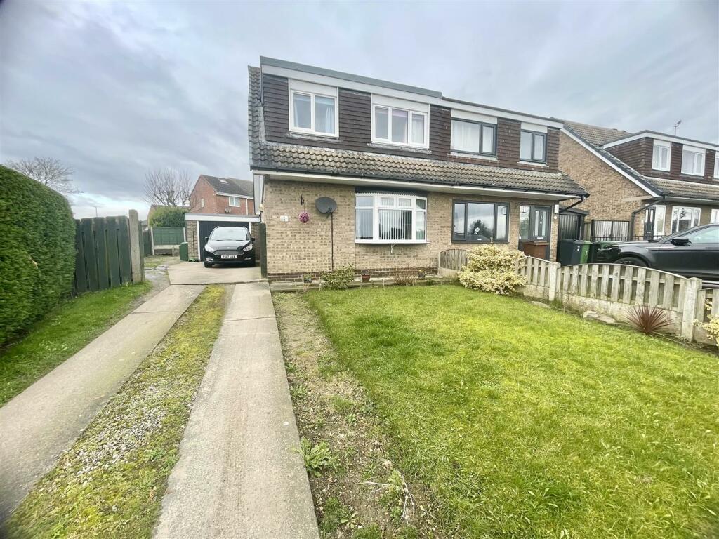 3 bedroom semidetached house for sale in Braemar Drive, Garforth