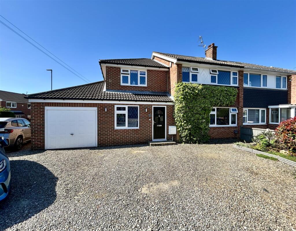 Main image of property: Caernarvon Avenue, , Leeds, LS25