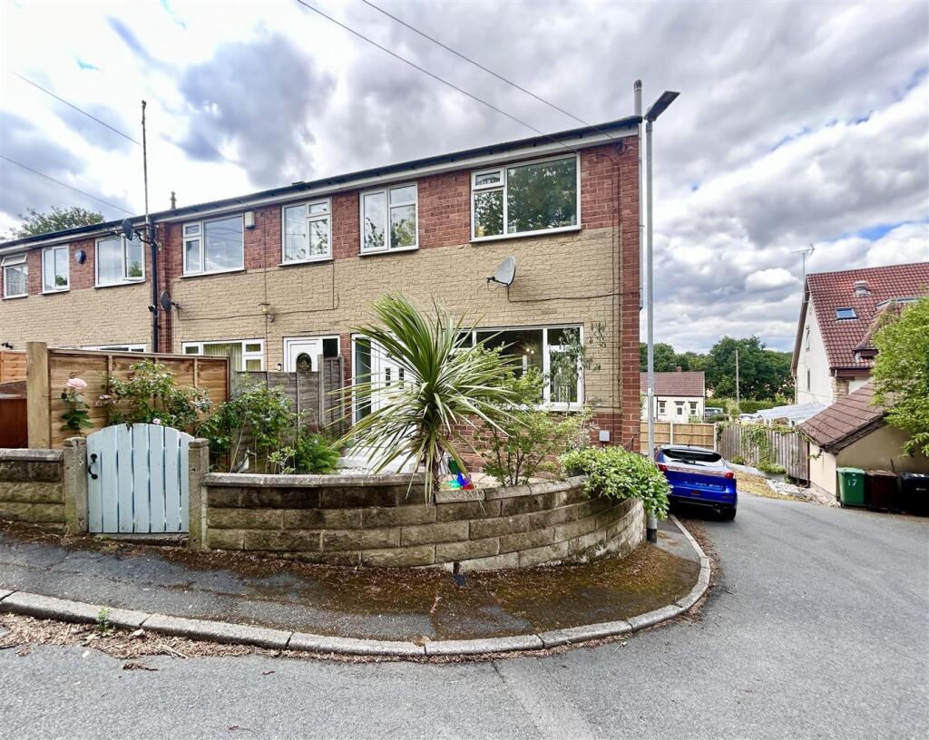 Main image of property: Springbank Crescent, Garforth, Leeds