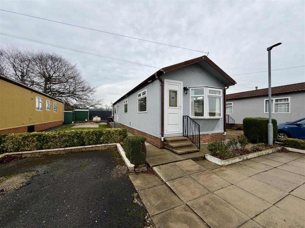 Main image of property: Newfield Cresent, Cliff Top Park, Garforth, Leeds