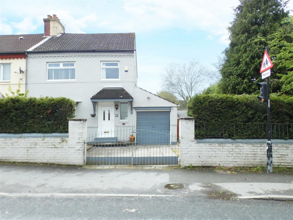 3 bedroom semidetached house for sale in Blue Bell Lane, Huyton