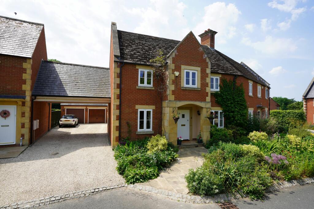 3 bedroom house for sale in Toddington, Cheltenham, GL54