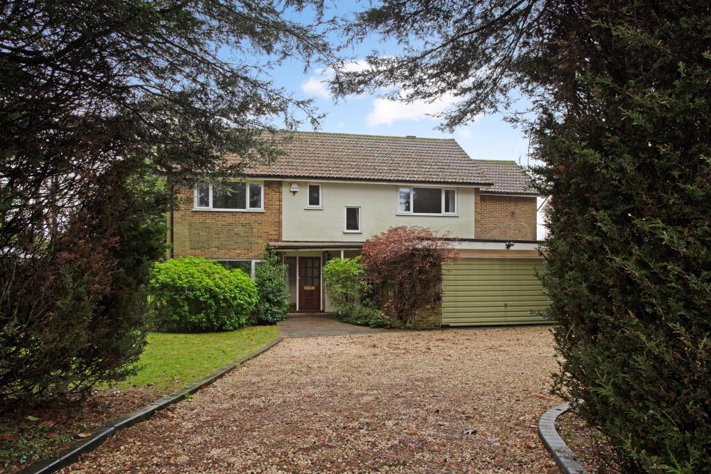 4 bedroom detached house for sale in Westhall Road, Warlingham, CR6