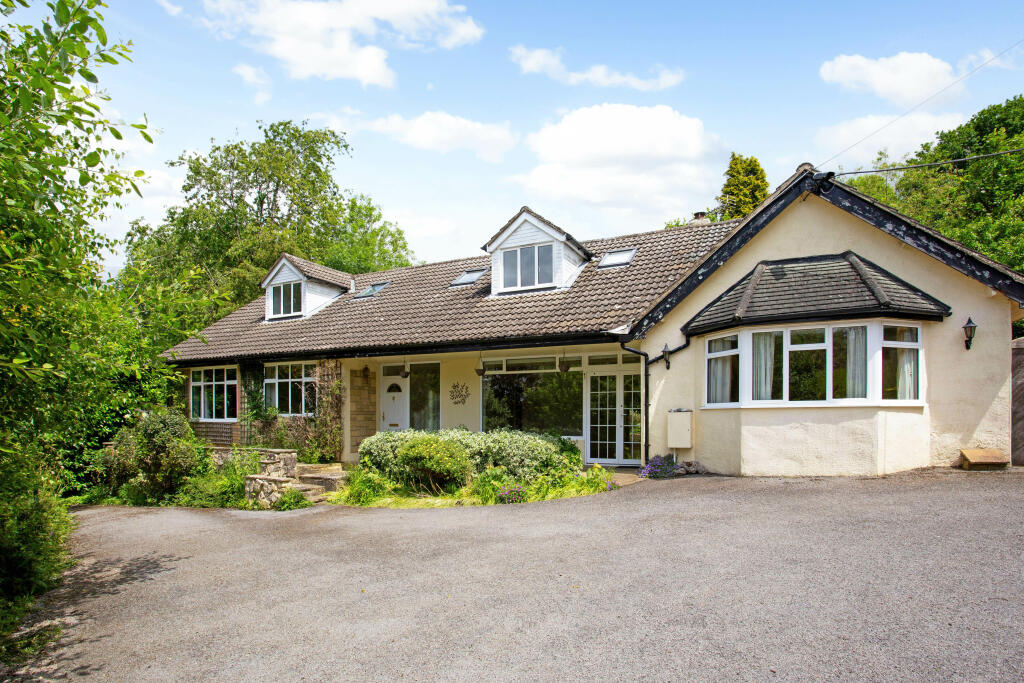 5 bedroom detached house for sale in Harestone Hill, Caterham, CR3