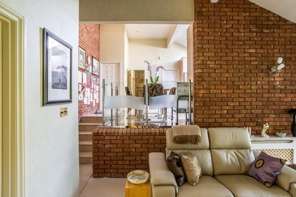 Additional property image - Birch Hill, Croydon, CR0