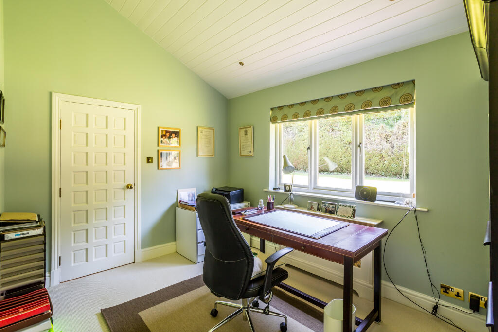 Additional property image - Birch Hill, Croydon, CR0