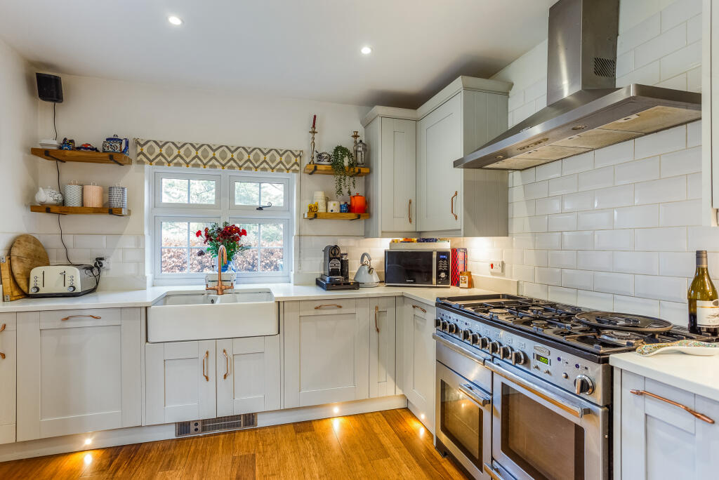 Additional property image - Woodland Way, Caterham, CR3