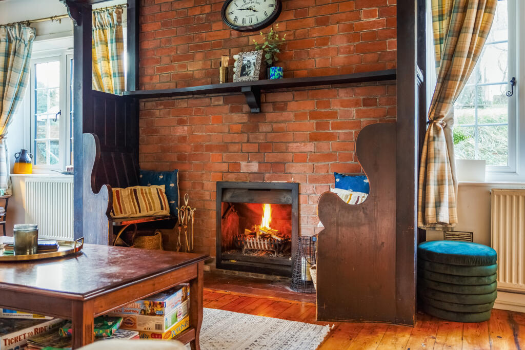 Additional property image - Woodland Way, Caterham, CR3