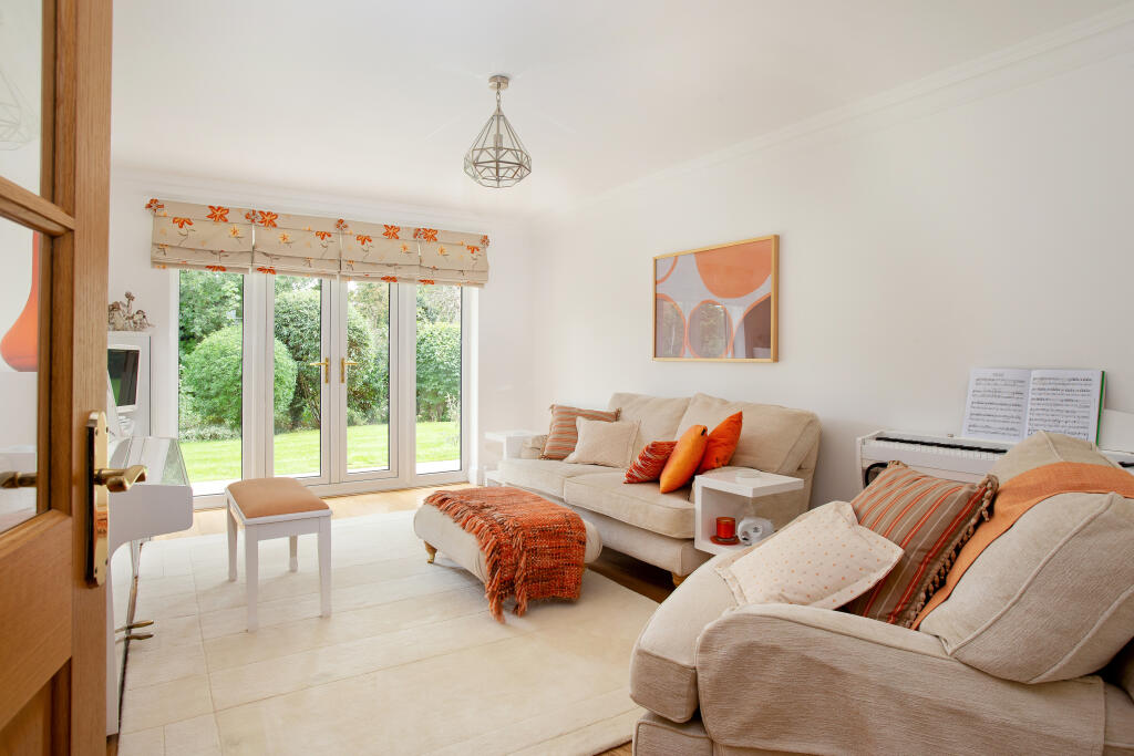 Additional property image - Selborne Road, Croydon, CR0