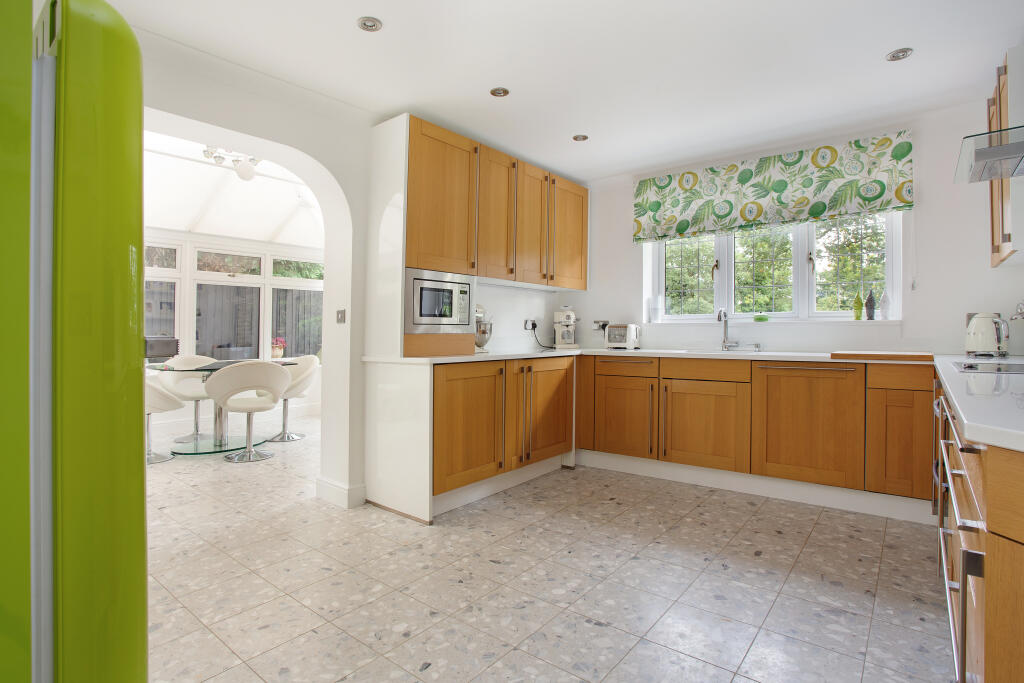 Additional property image - Selborne Road, Croydon, CR0