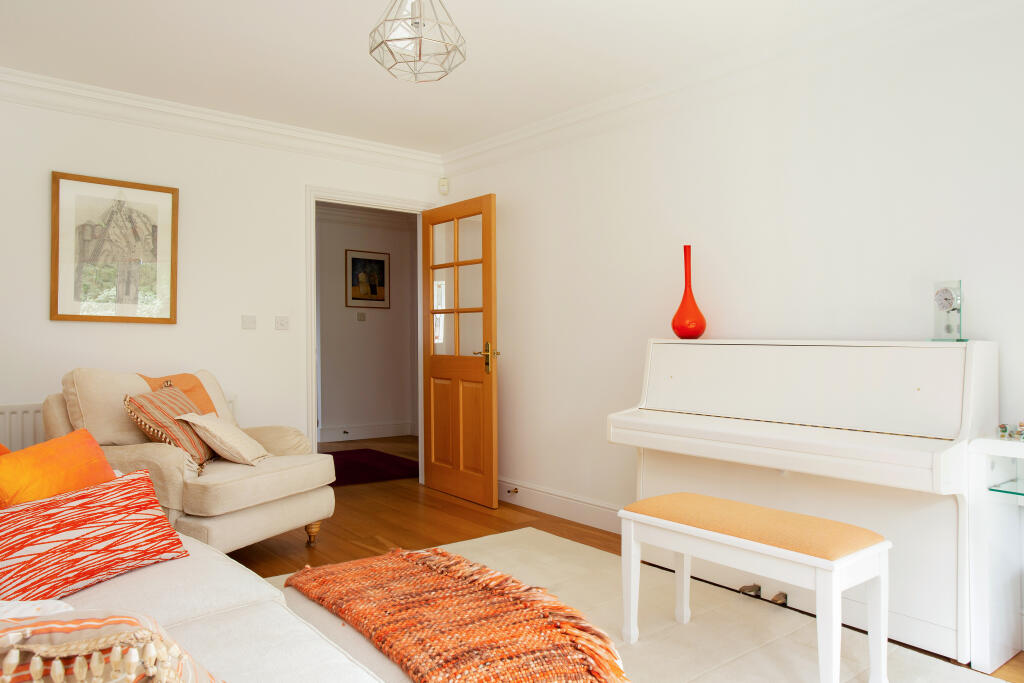 Additional property image - Selborne Road, Croydon, CR0