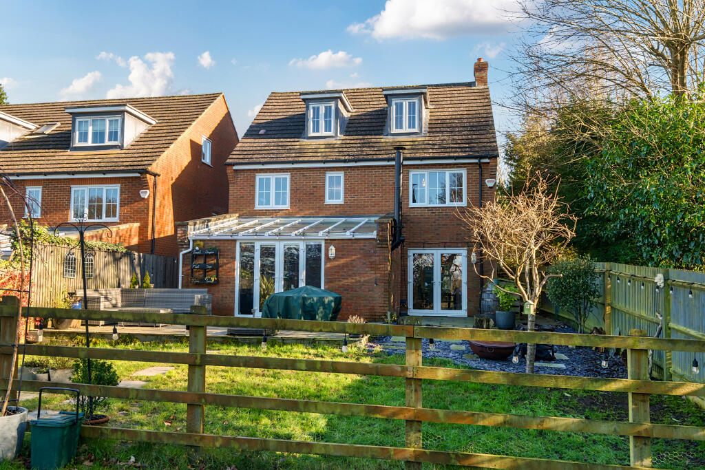 Additional property image - Newbery Close, Caterham, CR3