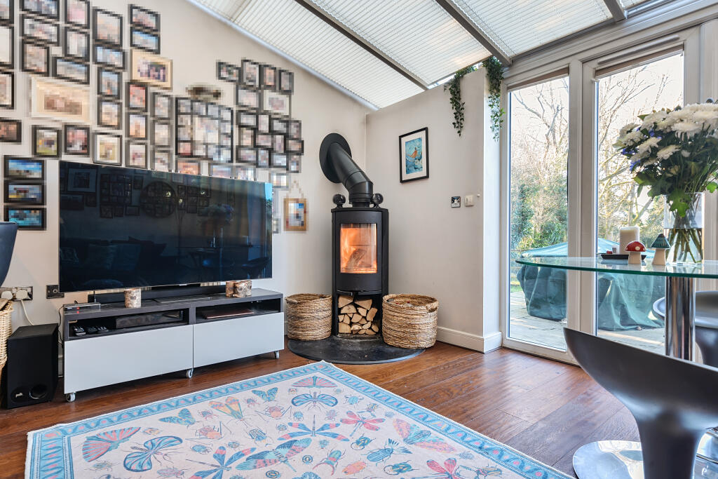 Additional property image - Newbery Close, Caterham, CR3