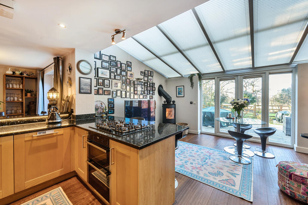 Additional property image - Newbery Close, Caterham, CR3