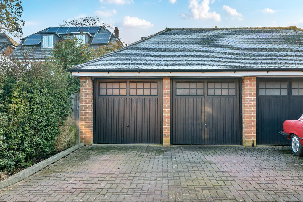 Additional property image - Newbery Close, Caterham, CR3