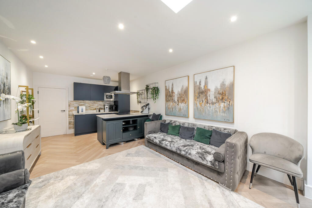 Main image of property: Brighton Road, Coulsdon, CR5