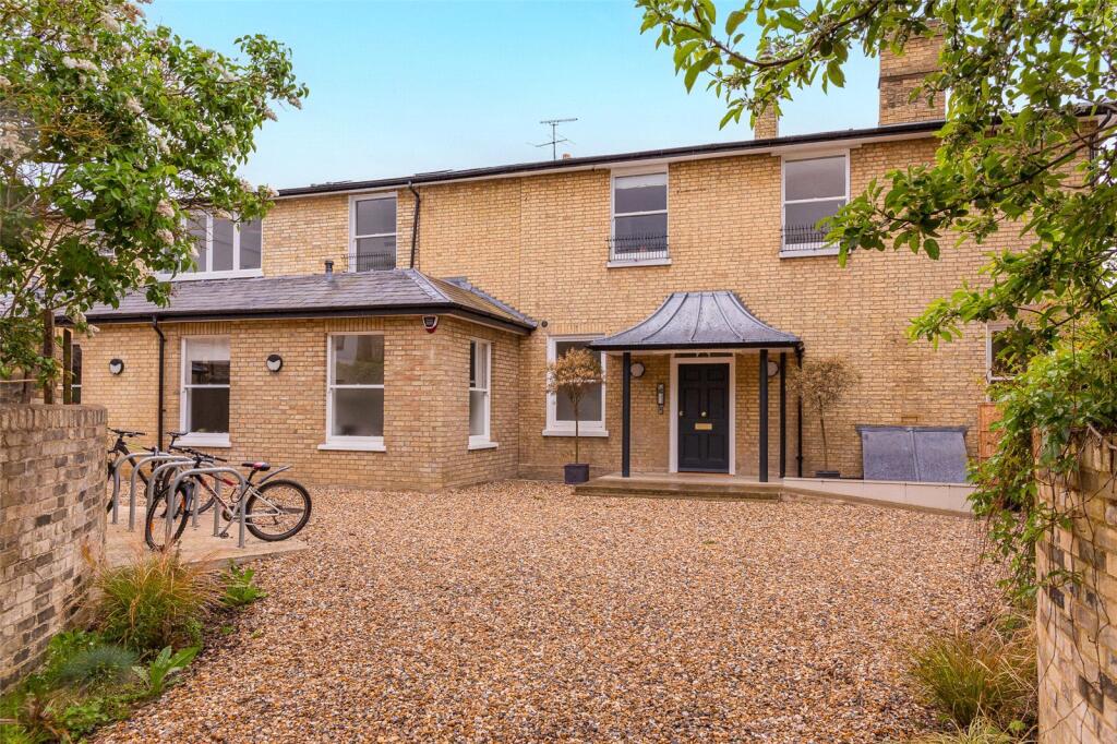 Main image of property: Maids Causeway, Cambridge