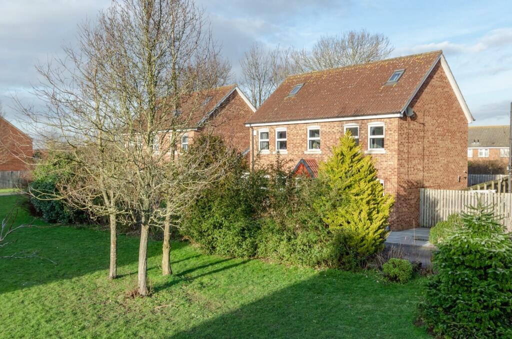 5 bedroom detached house for sale in Harriers Croft, Dalton, Thirsk, YO7