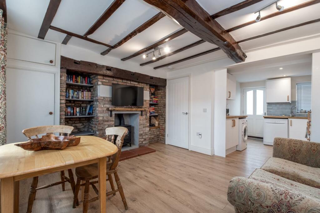 2 bedroom terraced house for sale in Long Street, Easingwold, YO61