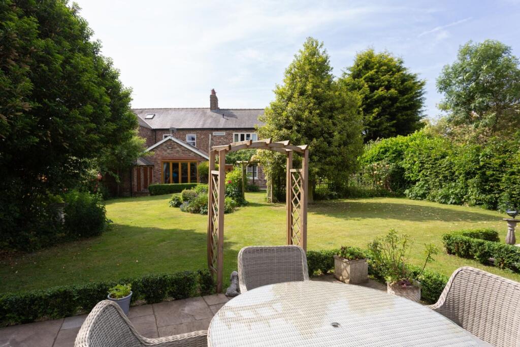 Main image of property: Raskelf, York