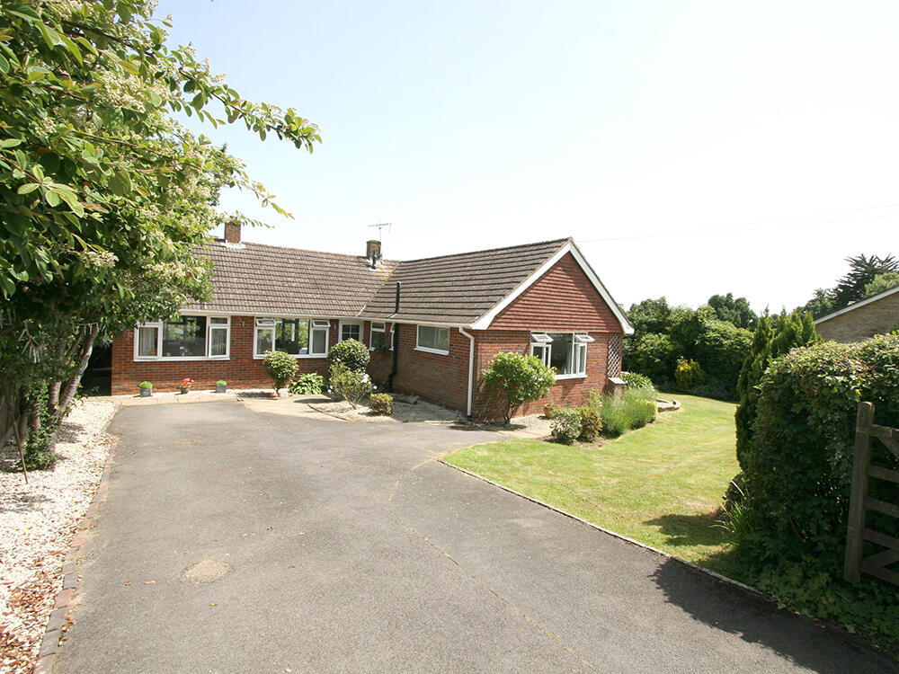3 bedroom detached bungalow for sale in Shoreham Lane, Tenterden, Kent
