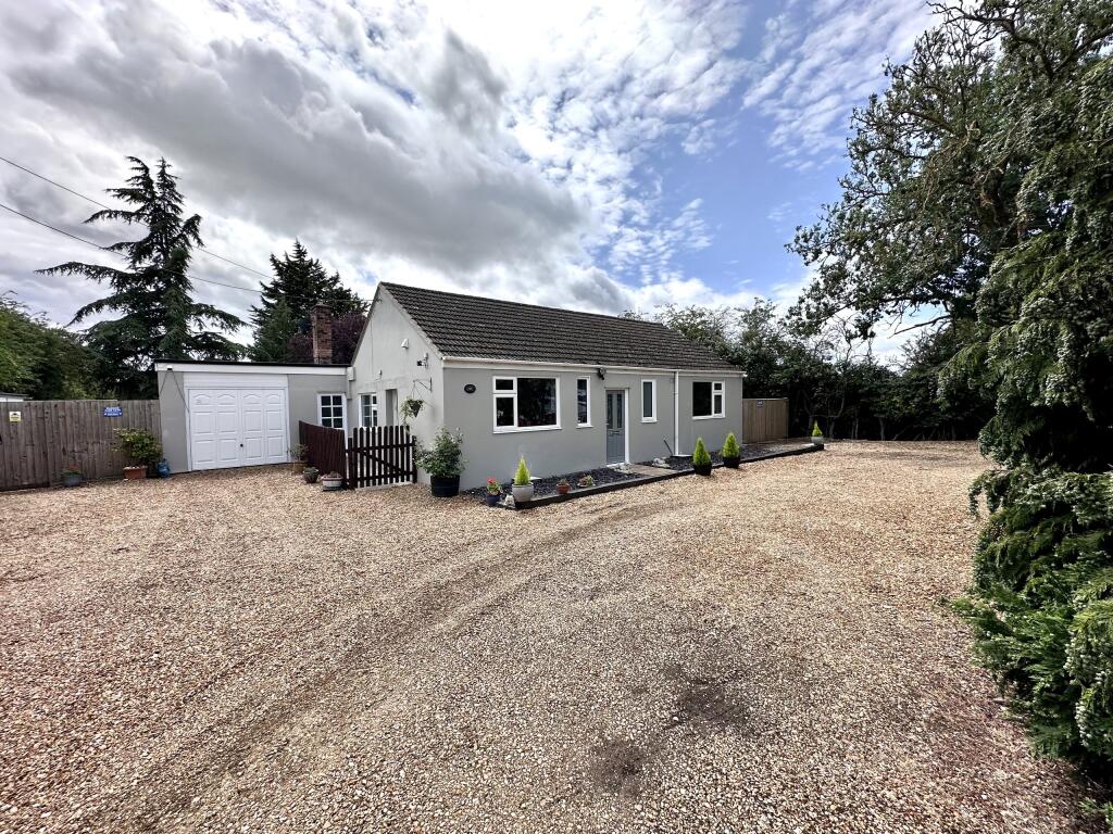 4 bedroom bungalow for sale in Bluebells, Ely Road, Witcham Toll, Ely