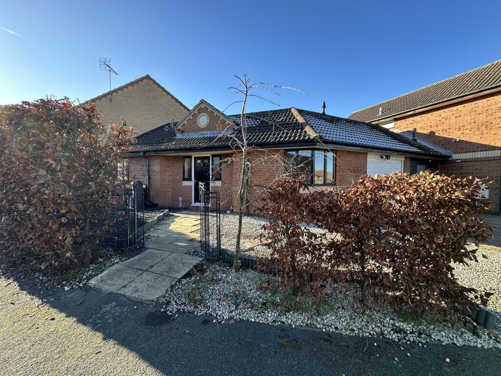 2 bedroom semidetached bungalow for sale in Campion Close, Soham, Ely, CB7