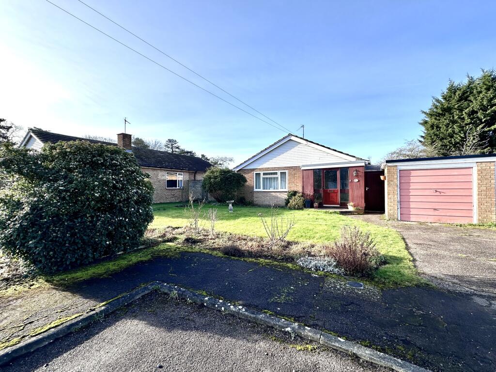 2 bedroom detached bungalow for sale in Littlefield Close, Wilburton