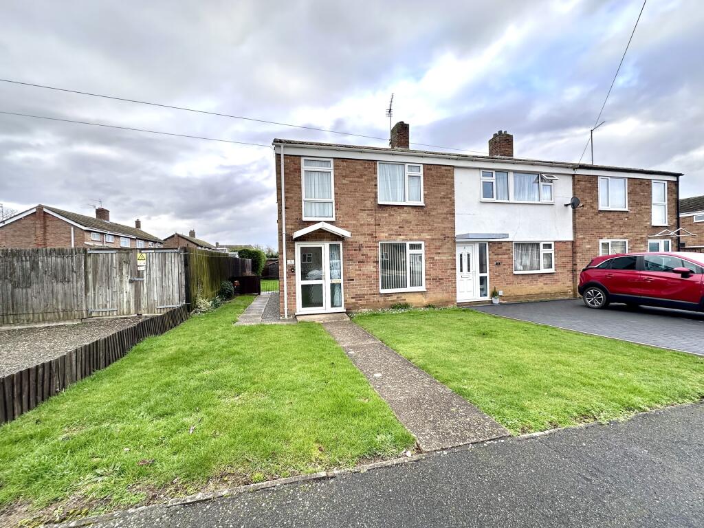 3 bedroom end of terrace house for sale in Meadow Close, Witchford, Ely