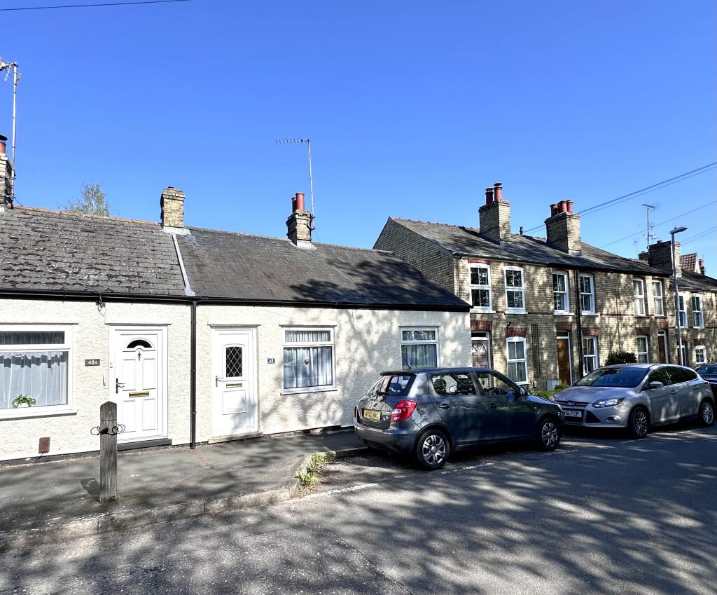 2 bedroom semidetached bungalow for sale in 48 Barton Road, Ely