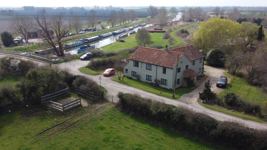 Main image of property: Bridge House, Green End, Stretham, Ely, Cambridgeshire