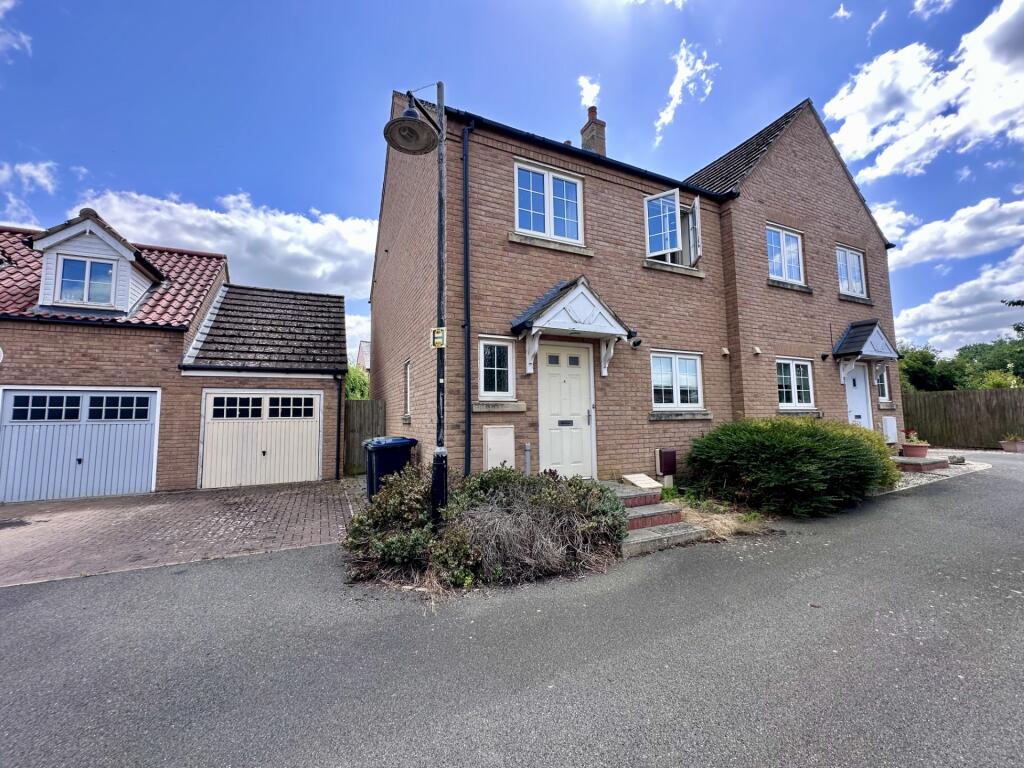 3 bedroom semi-detached house
