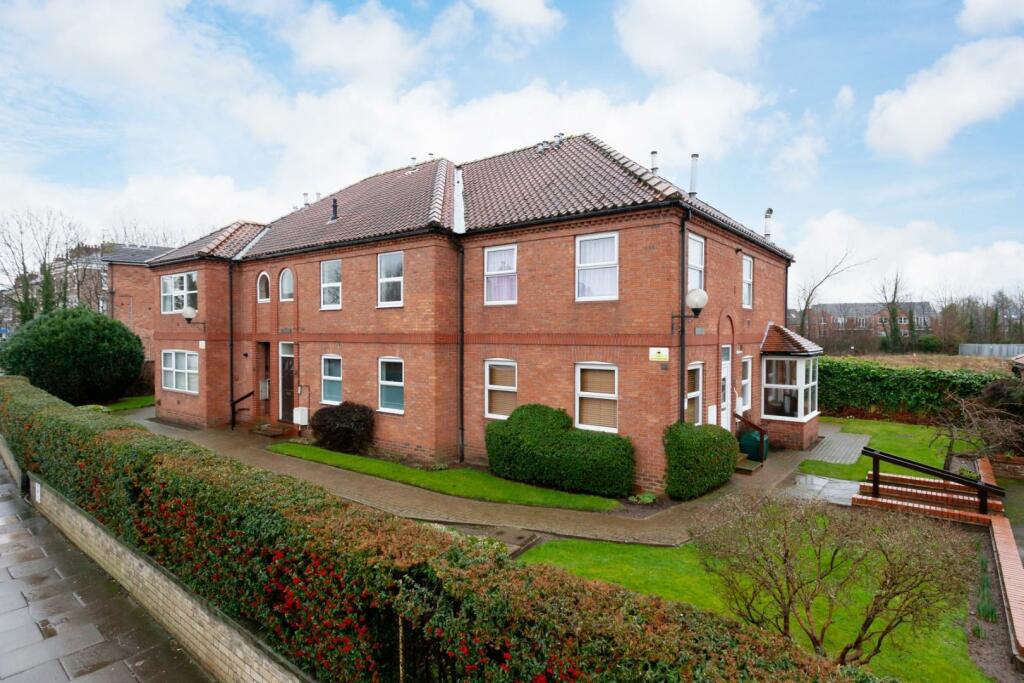 2 bedroom flat for sale in St Maurices House, Heworth Green, York, YO31