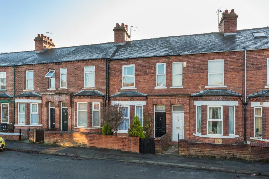 2 bedroom terraced house for rent in Hull Road, York, YO10
